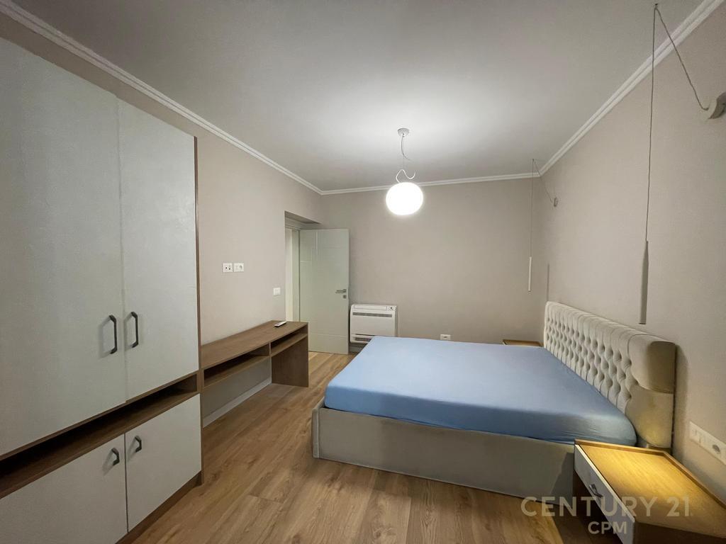 APARTAMENT 2+1 ME QIRA TEK ISH STACIONI TRENIT !
