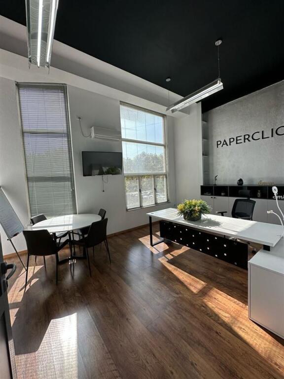 OFFICE FOR RENT 180 M2 BLLOK 4000 EURO