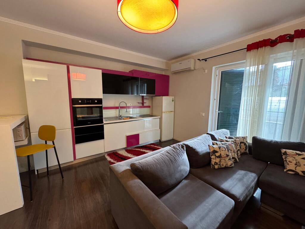 🏠 Appartamento 1+1 con parcheggio in affitto – Kodra e Diellit 1, Tirane💶 Prezzo: 600€ / mese