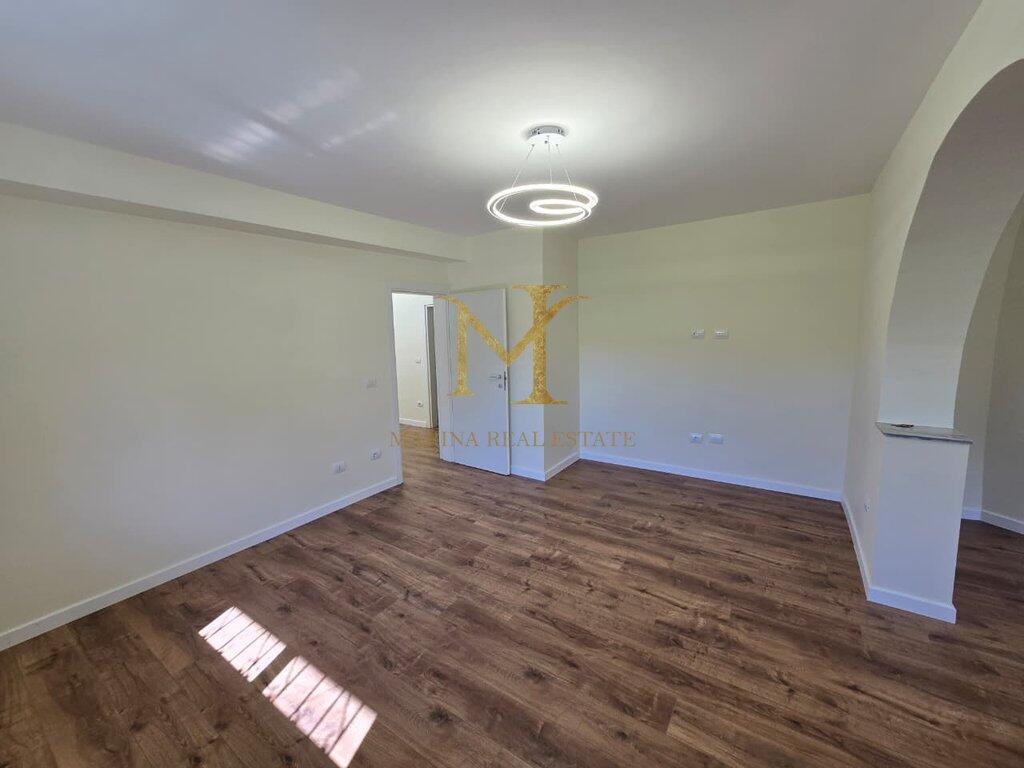 For sale, 2+1 Apartment with Separate Kitchen, Near Vala Park, Durres!!