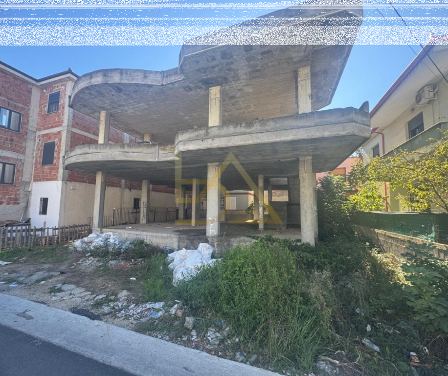 Vilë për Shitje – Durrës, Ish-Këneta
