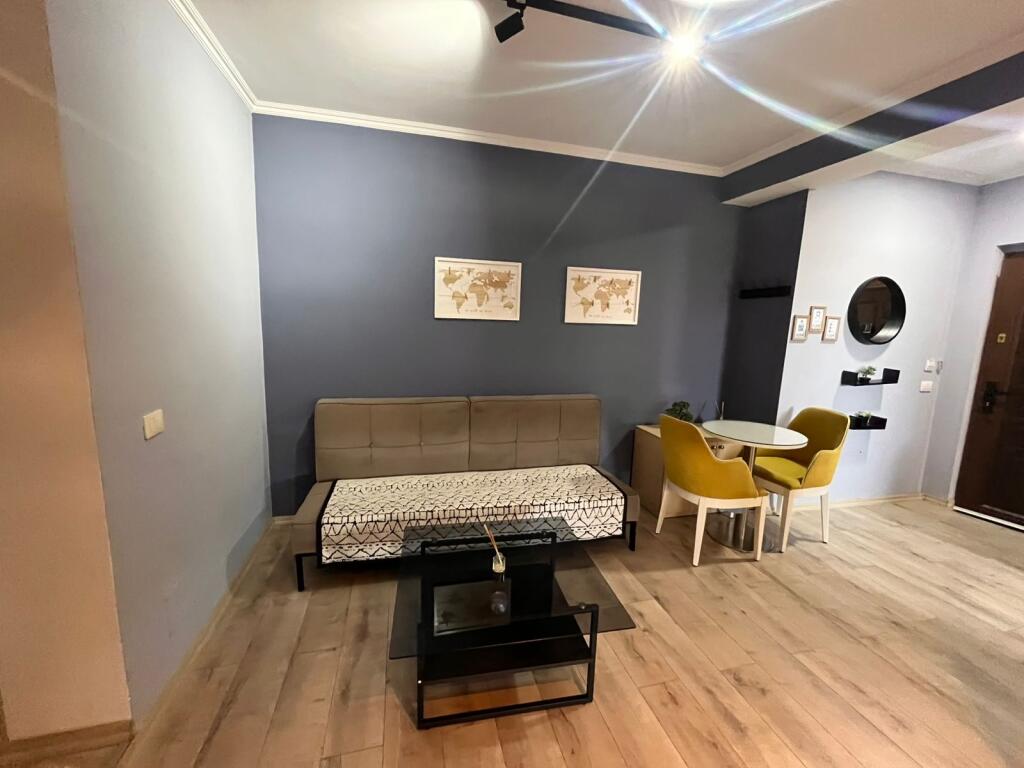 Apartament 2+1 me qera ne Laprake prane Pizzeri Class