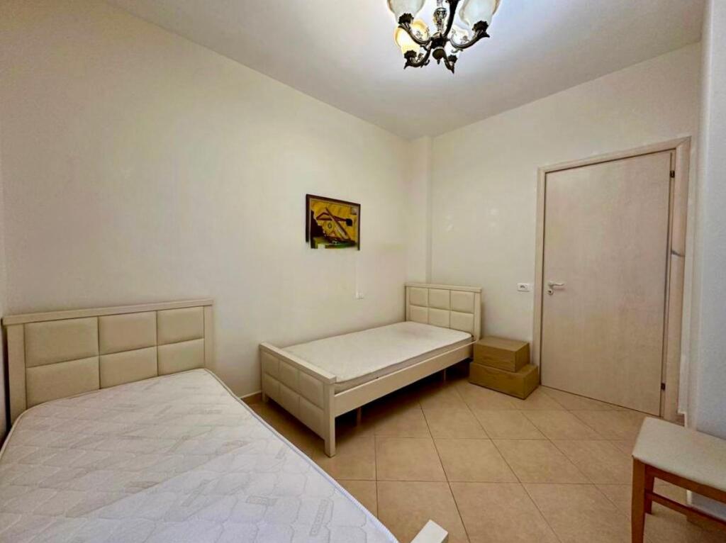 APARTAMENT ME QIRA 3+1