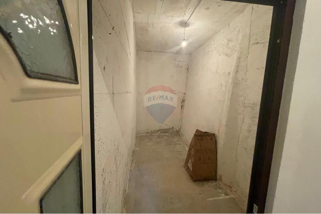 Garage Diviso - In Vendita - Tufinë, Tirana (ID: 530221064-89)