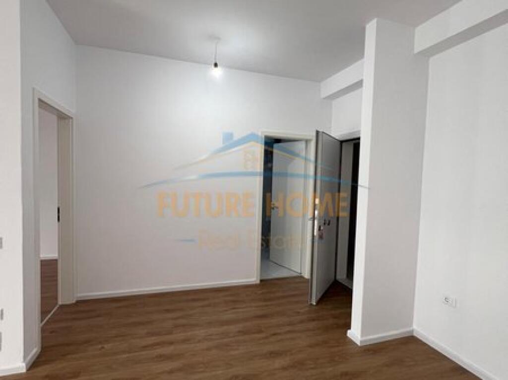 Shitet, Apartament 1+1, Ali Demi, Tiranë.