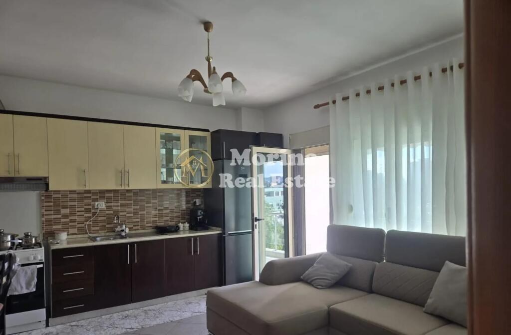 Qera, Apartament 1+1, Stacioni Trenit , 500 euro/muaj