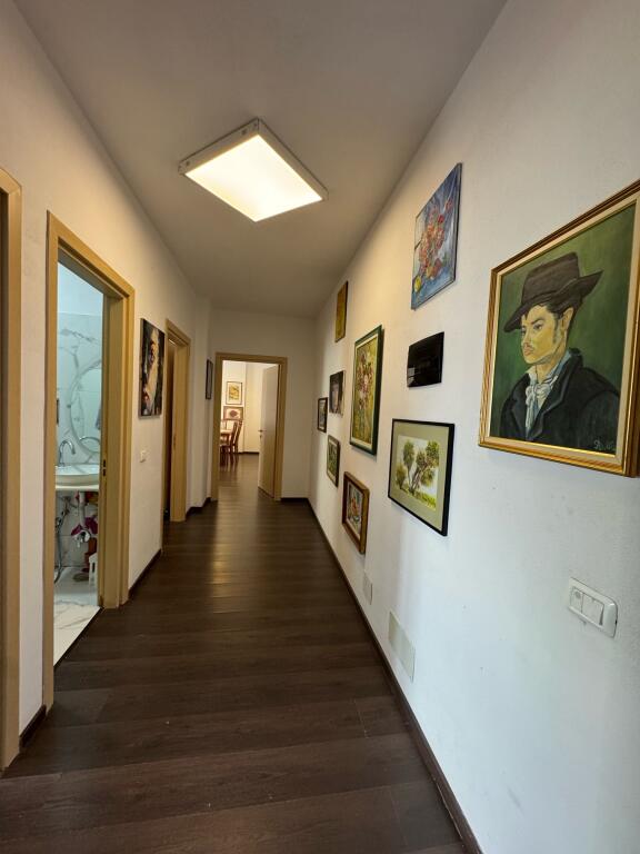 APARTAMENT 2+1 ME QERA NE FRESK TEK MURAGA