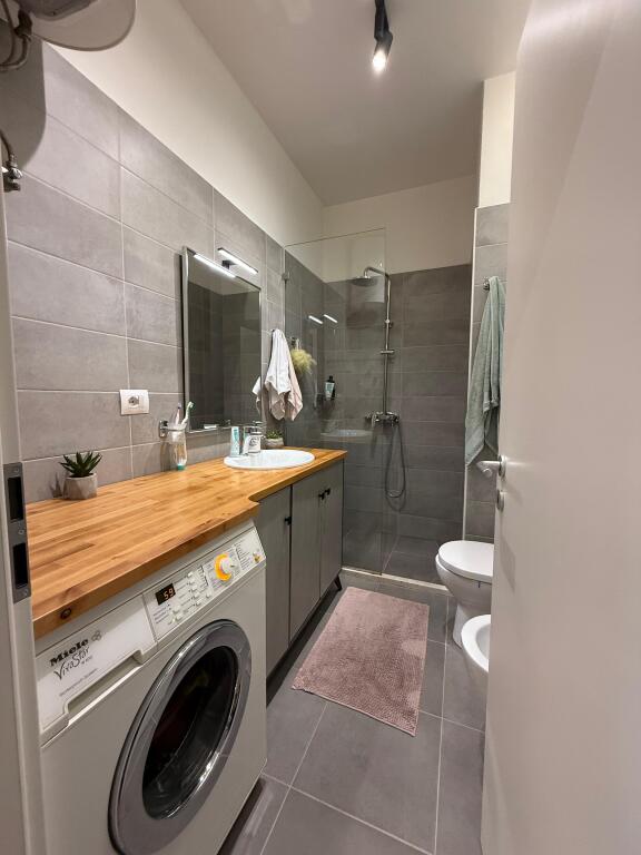 Shitet Apartament 1+1 tek Magalem 21, Ali Demi !!