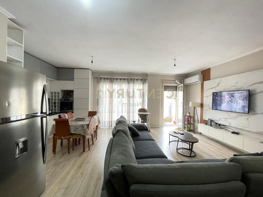 Apartment 3+1 with Veranda for Sale –🏡  Laprakë, Fusha e Sportit