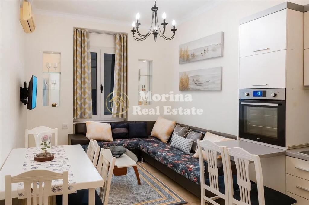 Qera, Apartament 2+1, Shallvaret, 600 euro/muaj