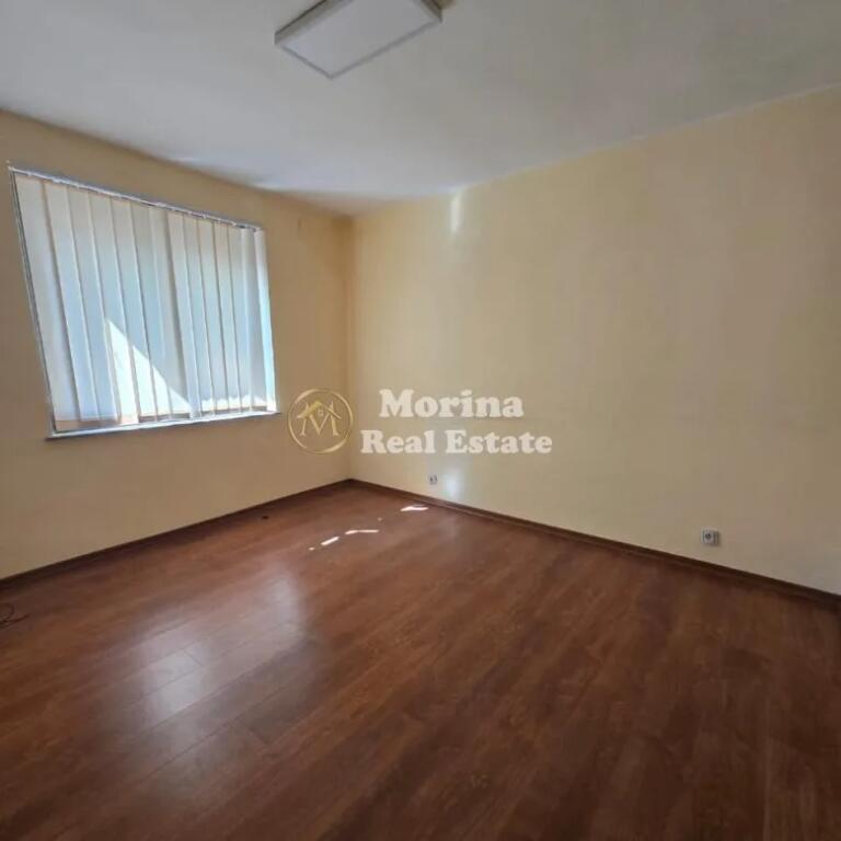 Qera, Ambient Biznesi, te Rruga Vaso Pasha, 800 Euro/Muaj