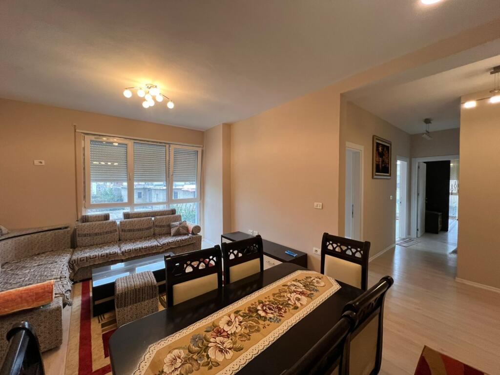 SHITET APARTAMENT 3+1 XHAMIA E SELITES!