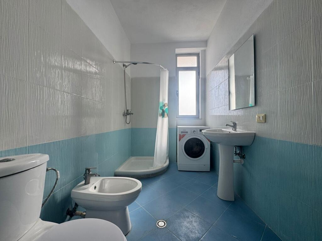 Qera apartament 2+1, Plazh Durres prane Shkolles bajram curri