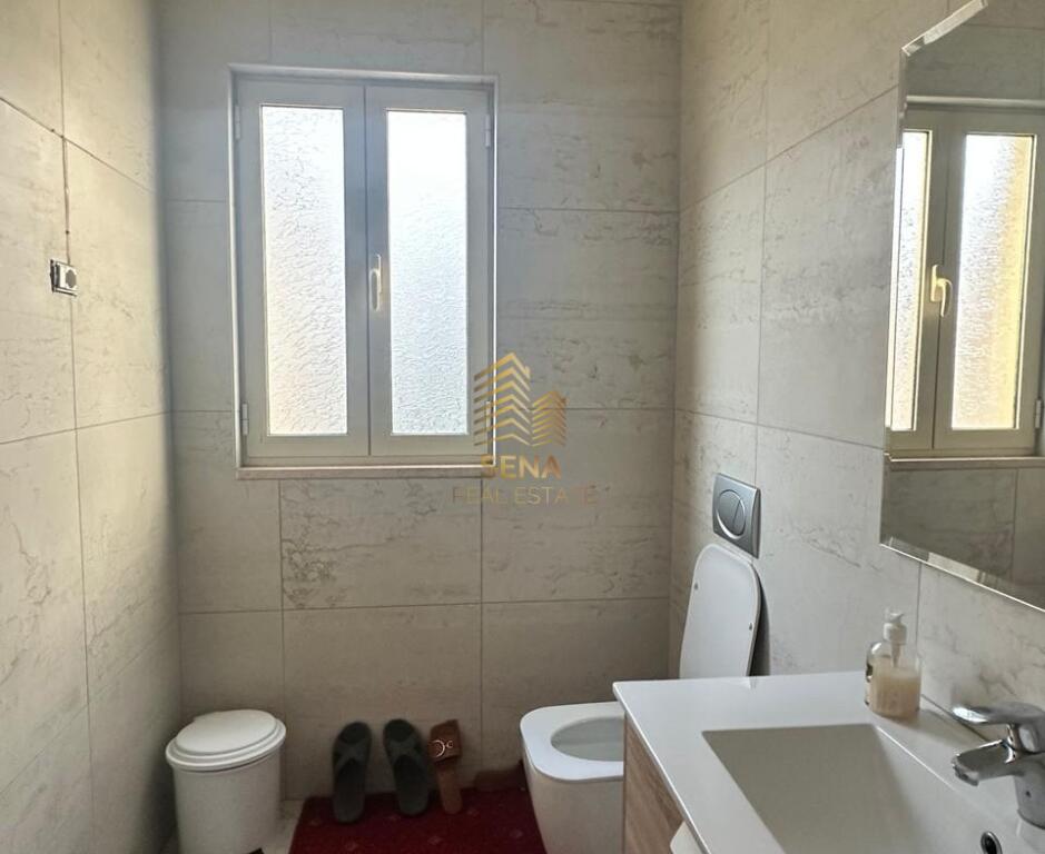 Affitto, Villa su 4 piani, Porcelan, 1500 Euro/mese