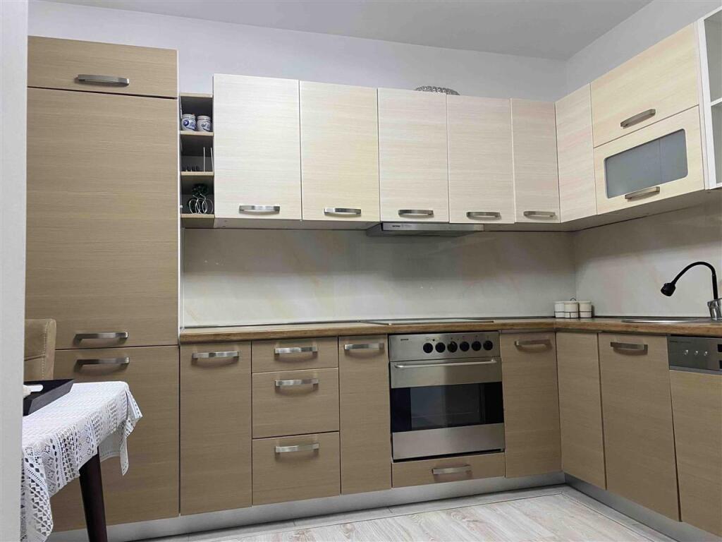 SHITET APARTAMENT 3+1 RRUGA E DIBRES
