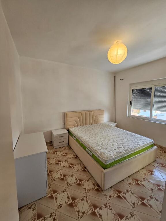 JEPET ME QERA APARTAMENT 2+1 PRANE RAJONIT TE POLICISË