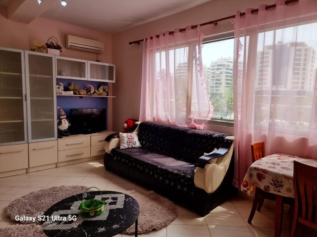 Jepet Apartament Me Qera , Ne Vlore