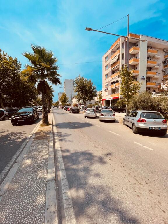 Shitet garsoniere ne Plazh,Durres
