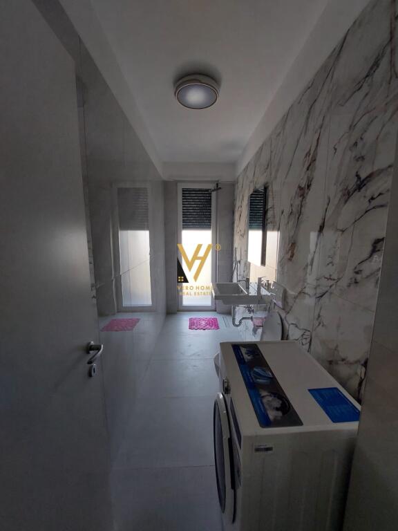 JEPET APARTAMENT 2+1+2+BLK ME QERA TE RRUGA E DIBRES 70.000 LEKE