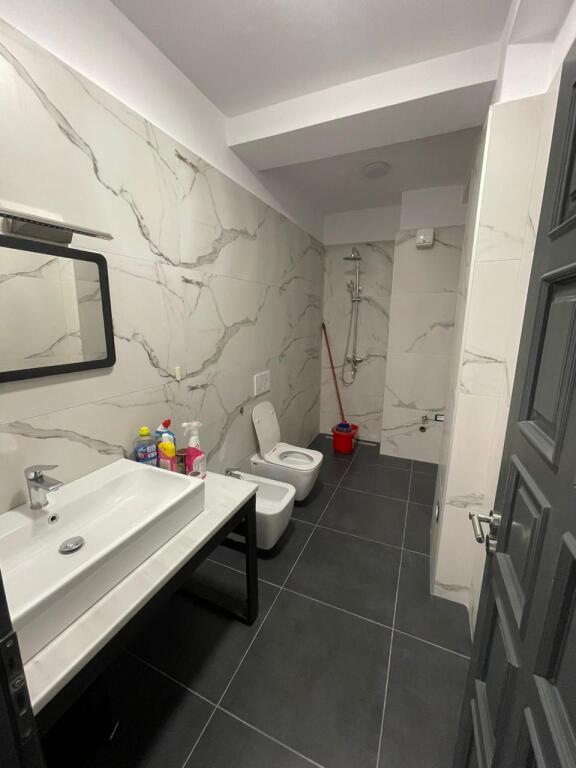Apartament me qera bosh 2+1+2 rruga Prokop Mima
