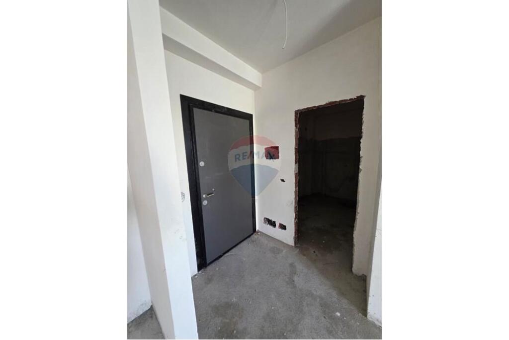 Apartament - Për Shitje - Rruga e Dibrës, Tiranë (ID: 530291006-493)