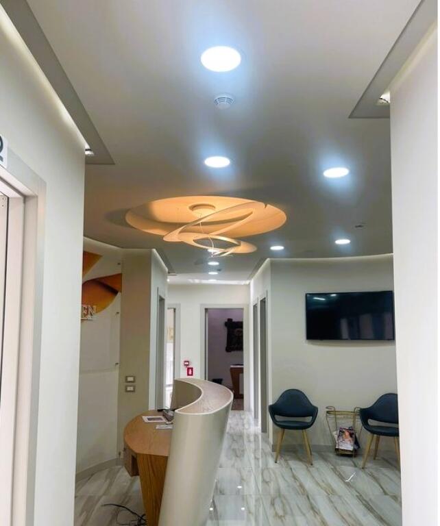 Ambient Modern + Post Parkimi për Klinikë me Qira në Ish Bllok