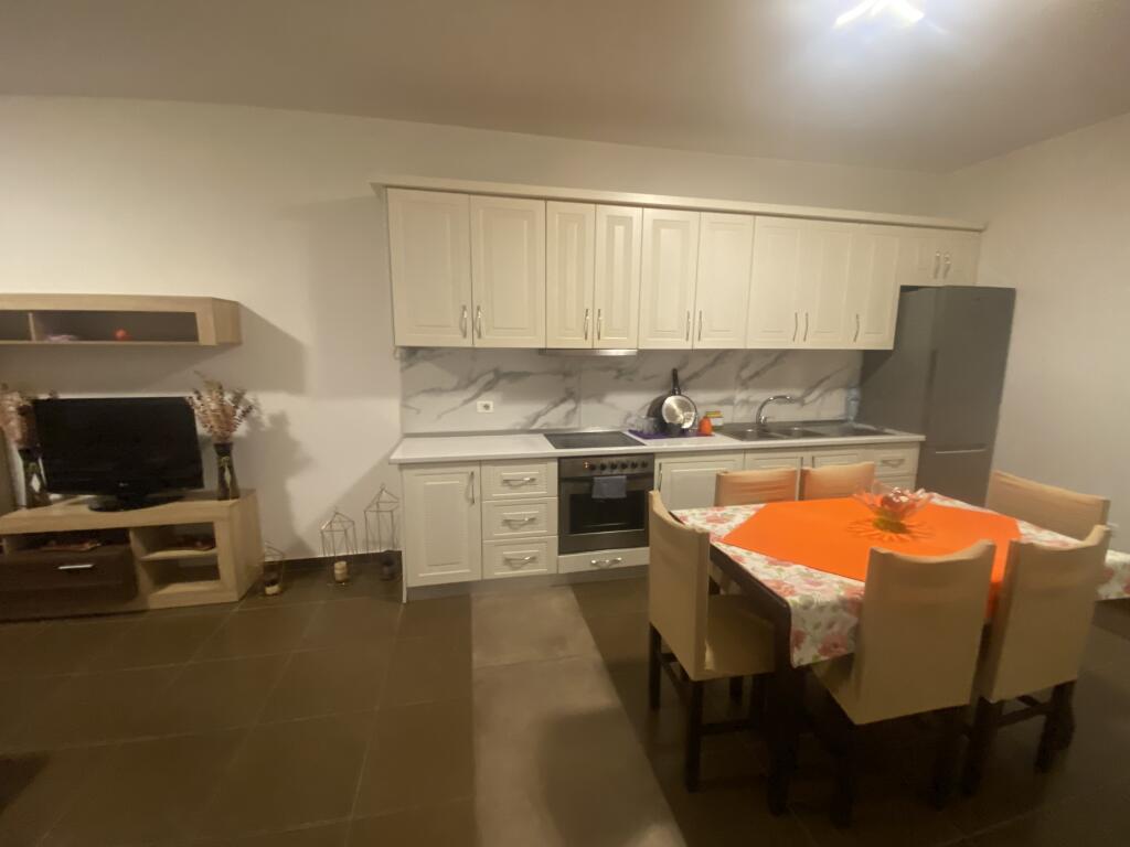2+1,furnished peti street dry lake,price 600 euro