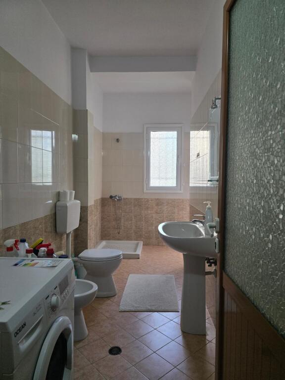 Jepet Apartament Me Qera , Ne Vlore