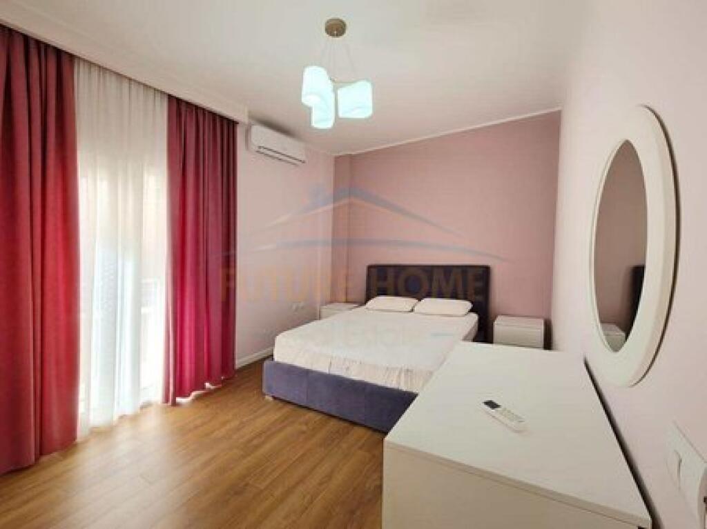 Affitto, Appartamento 4+1+2 Comune di Parigi, Tirana