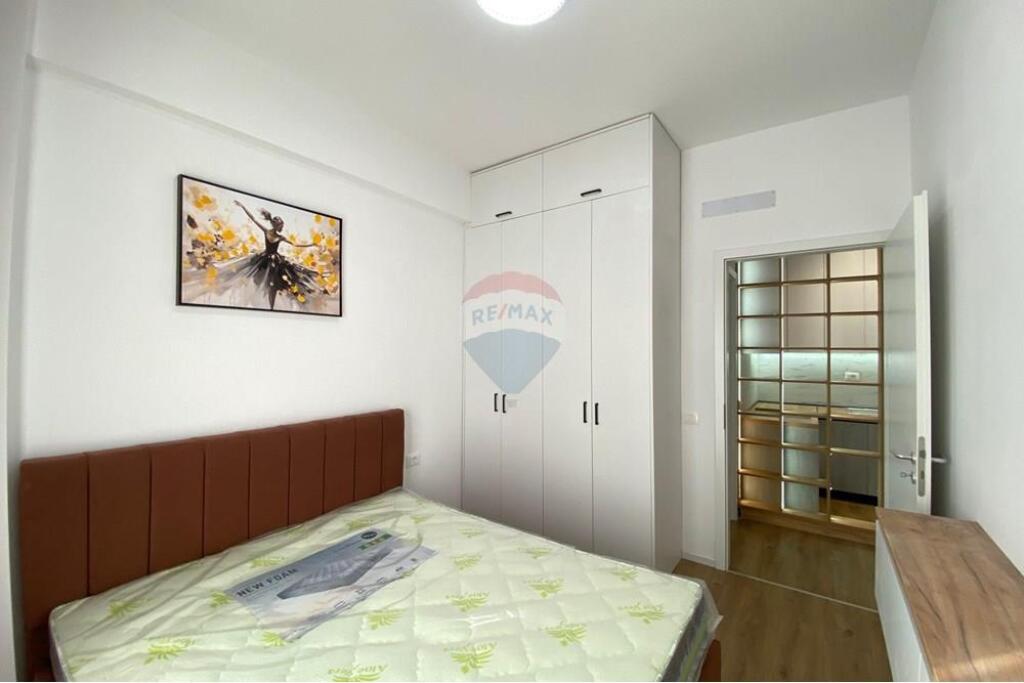 SHITET, APARTAMENT 1+1, FRESKU, TIRANË !