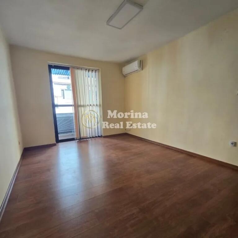 Qera, Ambient Biznesi, te Rruga Vaso Pasha, 800 Euro/Muaj