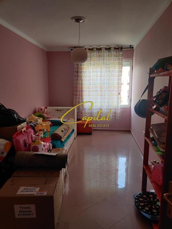 APARTAMENT ME QERA 2+1 ISH BLLOKU 800 EURO