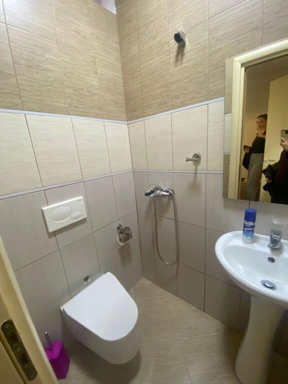 For rent 2+2 furnished 3rd floor elevator 600 Peti street