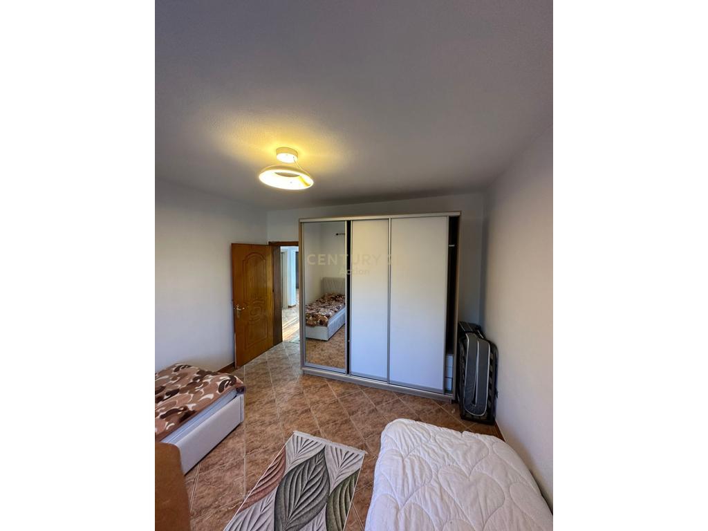 Casa privata in affitto, Kombinat!