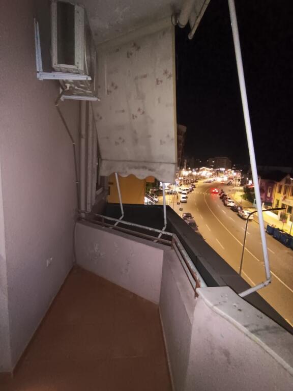 Jepet Apartament Me Qera , Ne Kinostudio