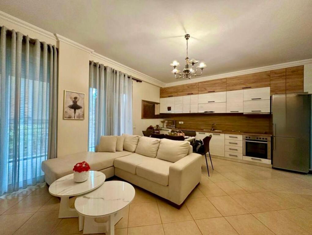 APARTAMENT ME QIRA 3+1