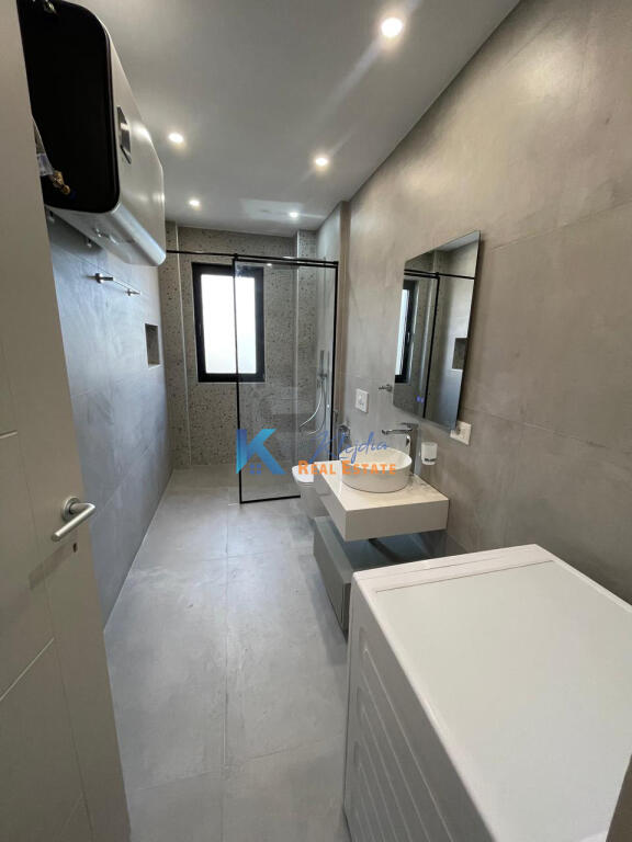 Apartment 2+1+2 balconies for rent at Kodra e Diellit, near the Kodra e Diellit 1 residence