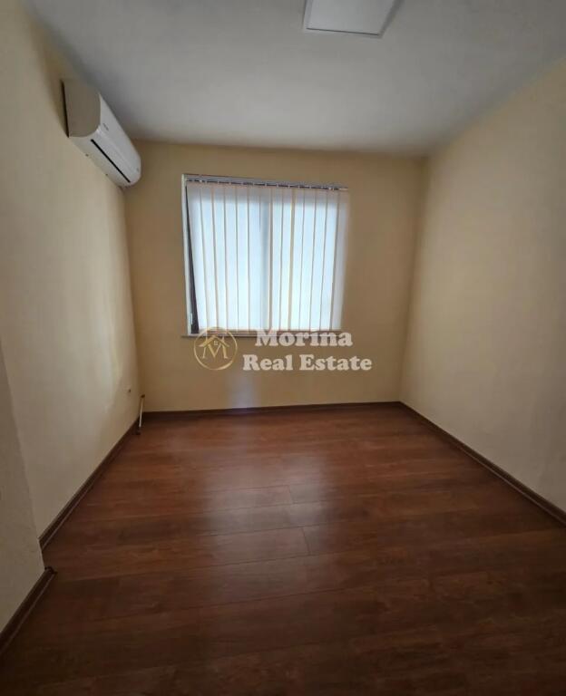 Qera, Ambient Biznesi, te Rruga Vaso Pasha, 800 Euro/Muaj