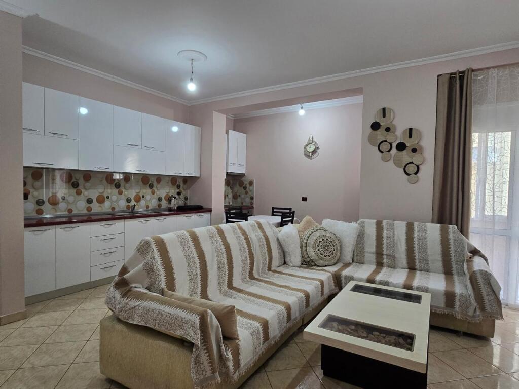 Jepet Apartament Me Qera , Ne Vlore