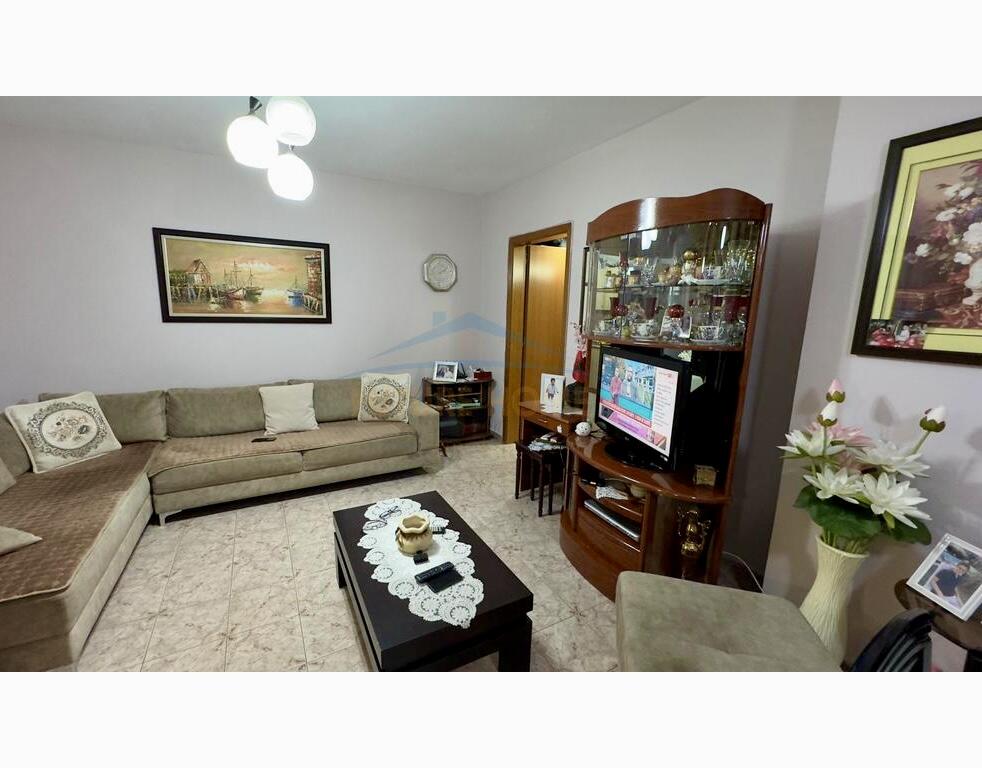 Qera, Apartament 1+1, Rruga e Bogdaneve, Tirane