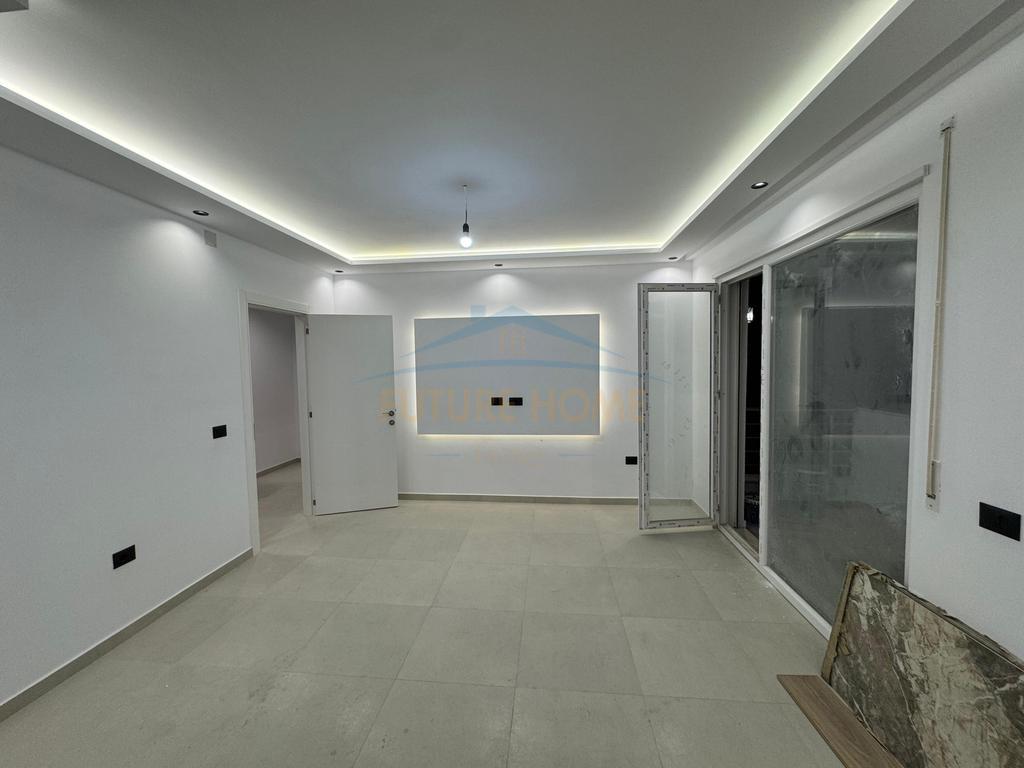 Shitet , Apartament 2+1, Fresk, Tirane.