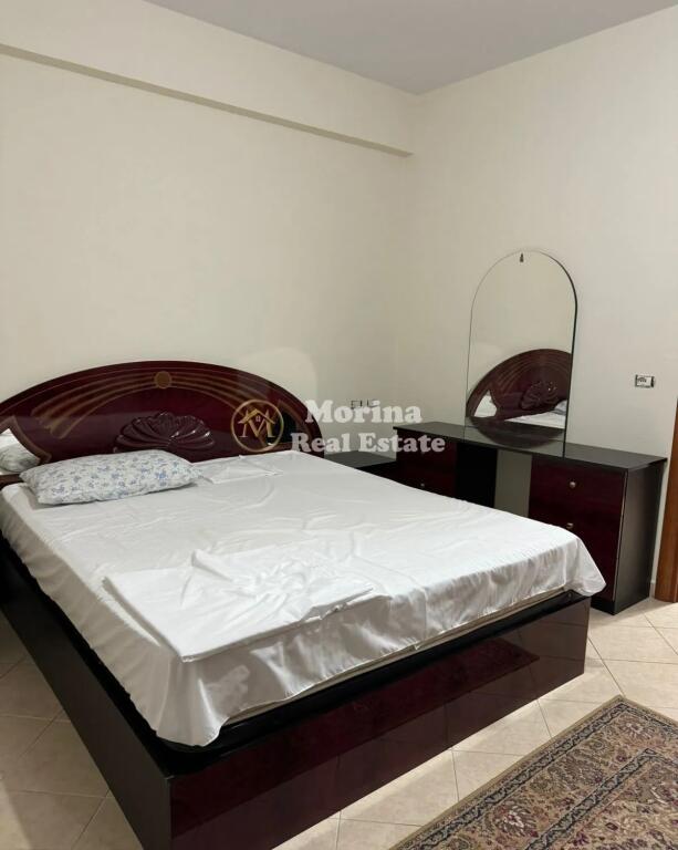Qera, Apartament 2+1, te Komuna e Parisit, 700 Euro