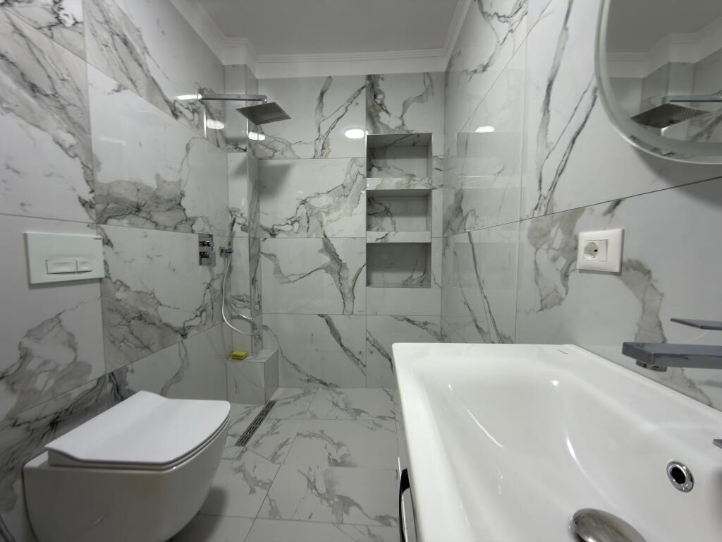 Apartament 2+1 per shitje ne Xhamllik!