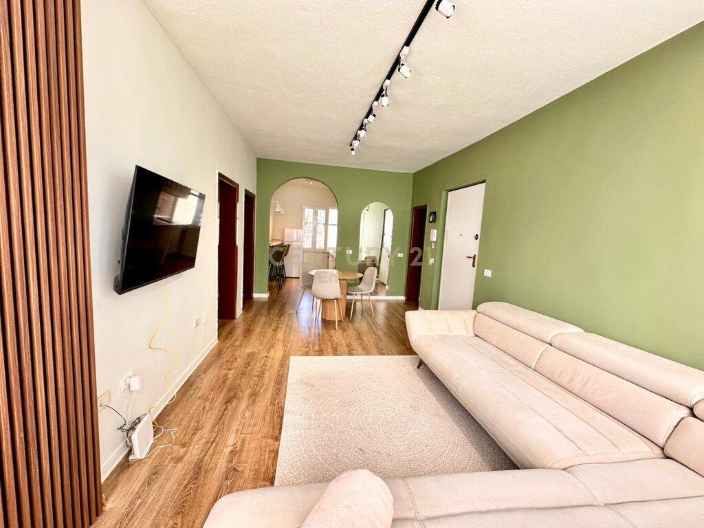 Apartament modern 2+1 me qira në Rrugën e Durrësit🌆