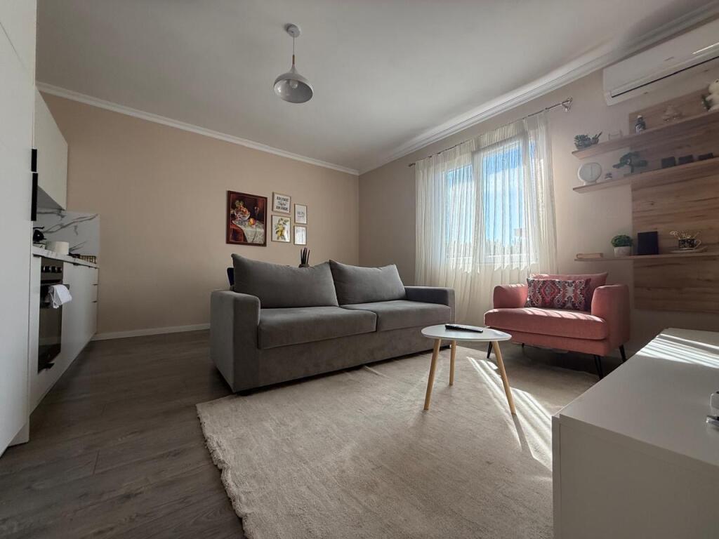 Apartament 1+1, Garda e Republikes!