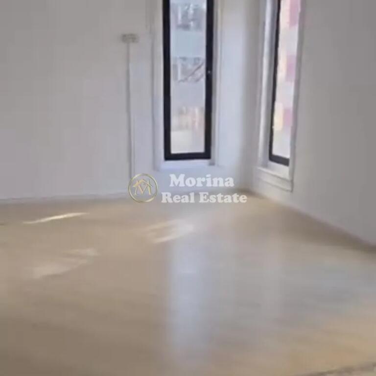 Rent, Business Premises, in Shopping Center “Torre Drini”, 1300 Euro/Month