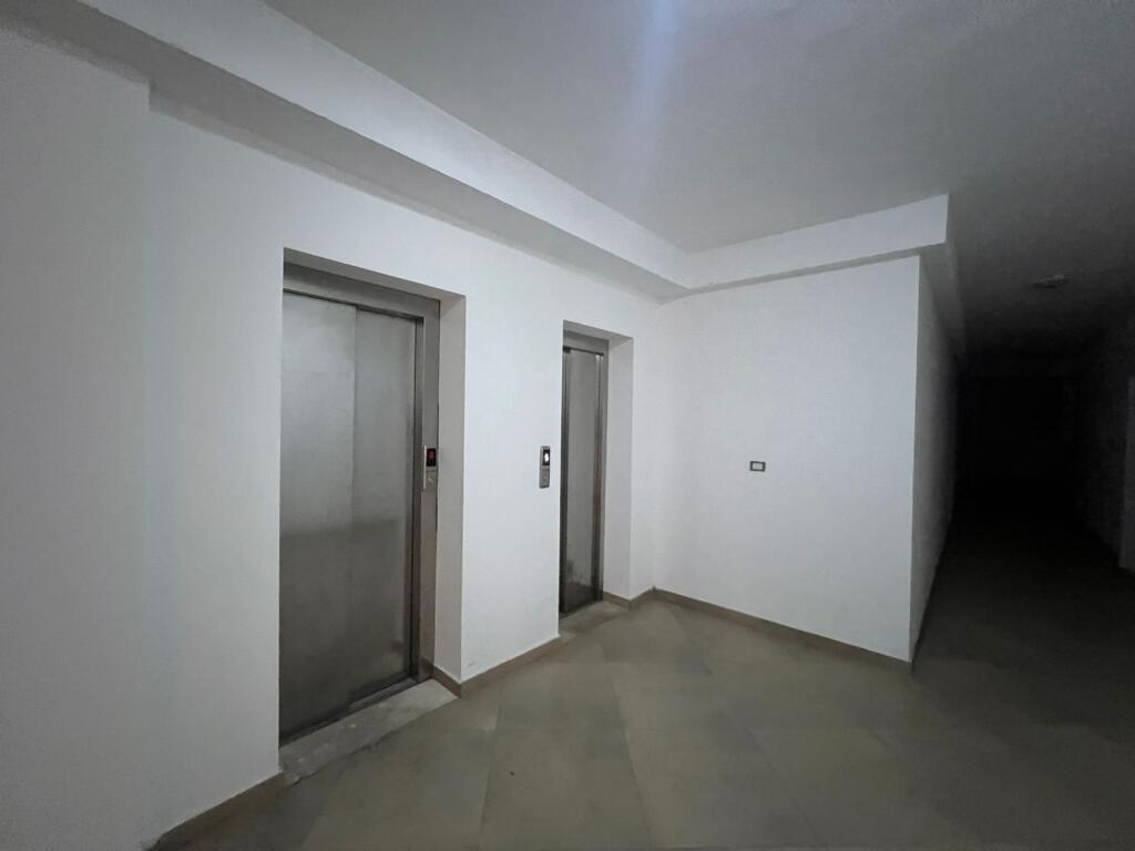 SHITET APARTAMENT 3+1 XHAMIA E SELITES!