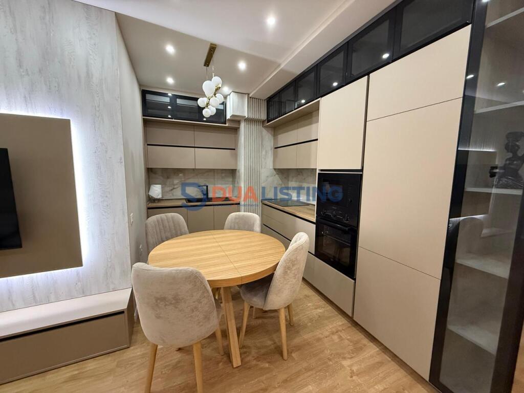 Apartament 2+1 me Qira, Shkolla e Kuqe