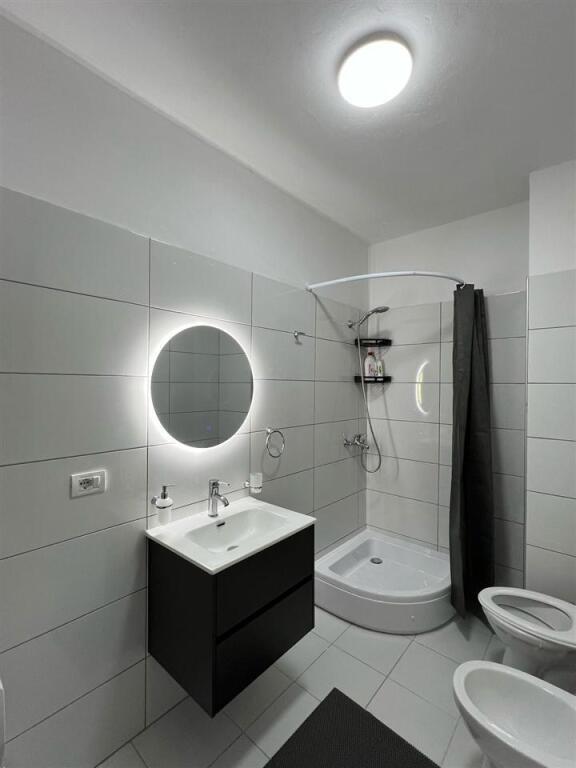 Shitet Apartament Durres 2+1, Durres, Stacionit i Trenit