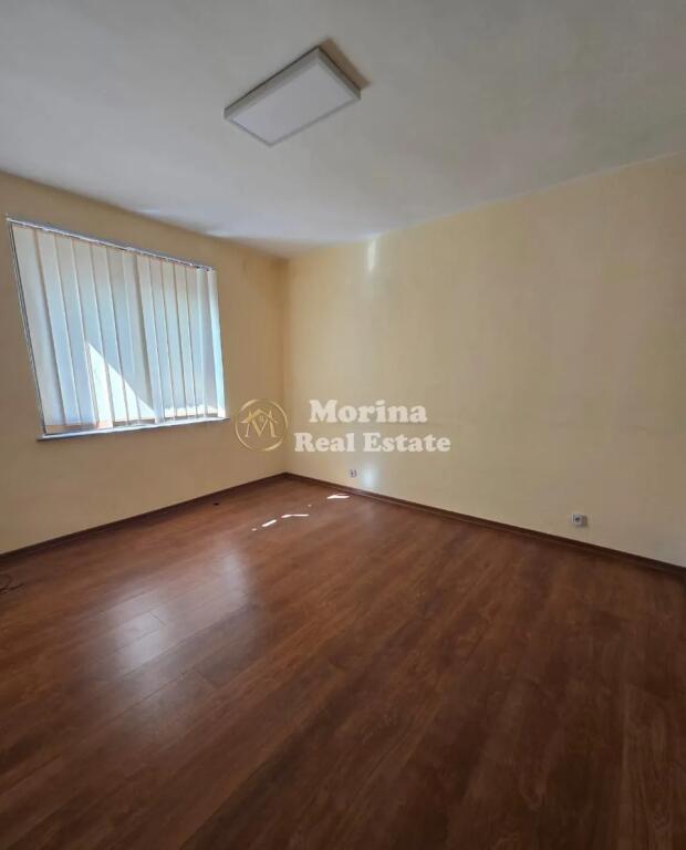 Qera, Ambient Biznesi, te Rruga Vaso Pasha, 800 Euro/Muaj